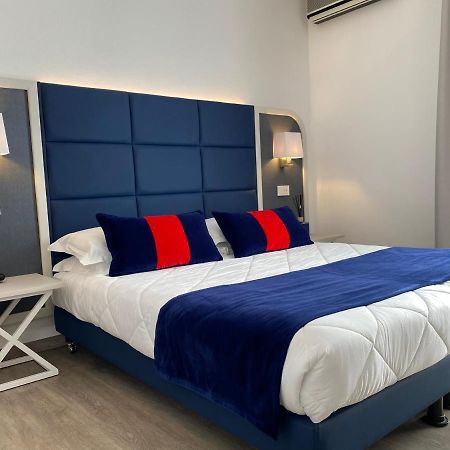 Hotel Rombino Фонтебланда Екстер'єр фото