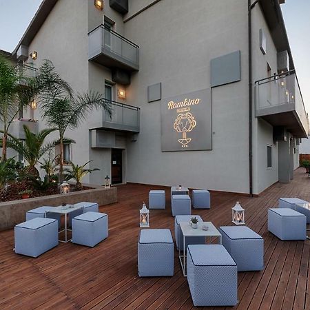 Hotel Rombino Фонтебланда Екстер'єр фото
