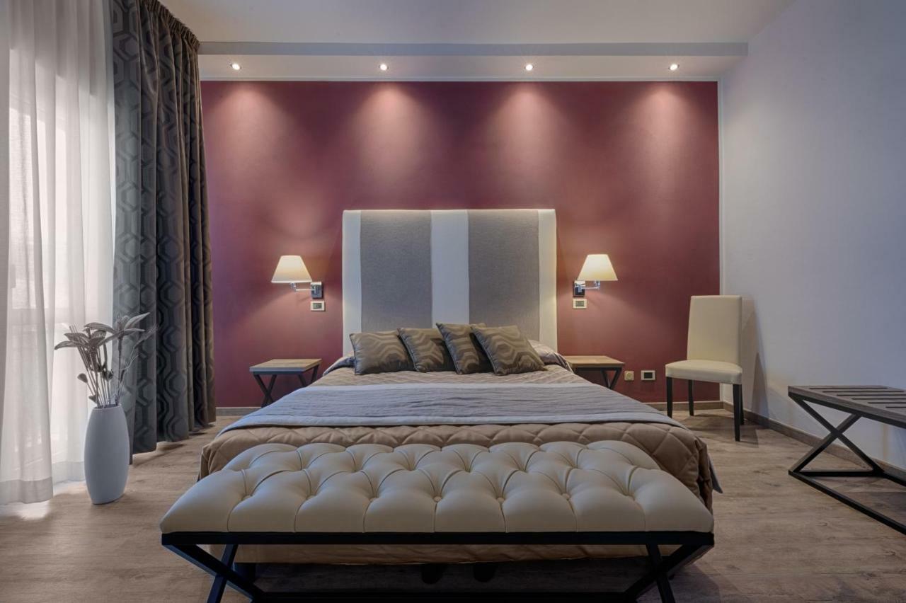 Hotel Rombino Фонтебланда Екстер'єр фото