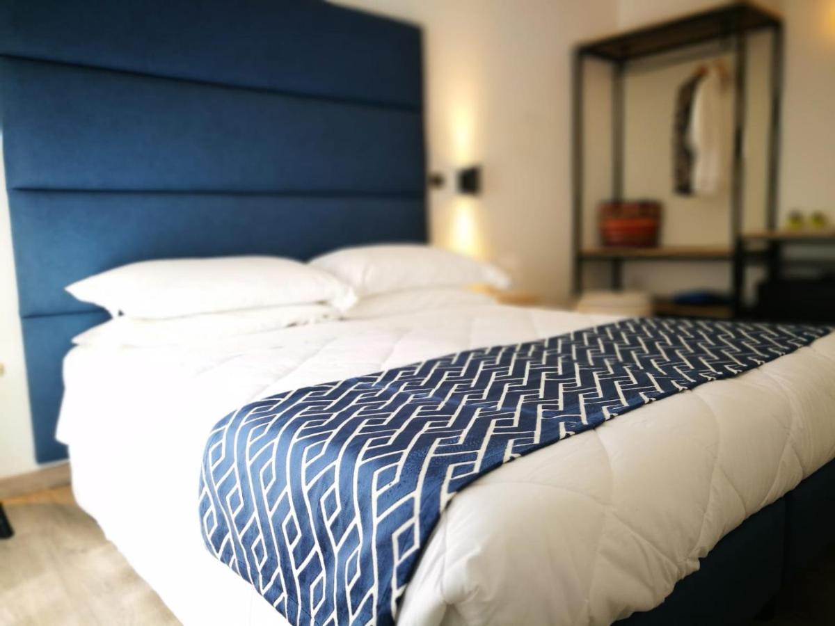 Hotel Rombino Фонтебланда Екстер'єр фото