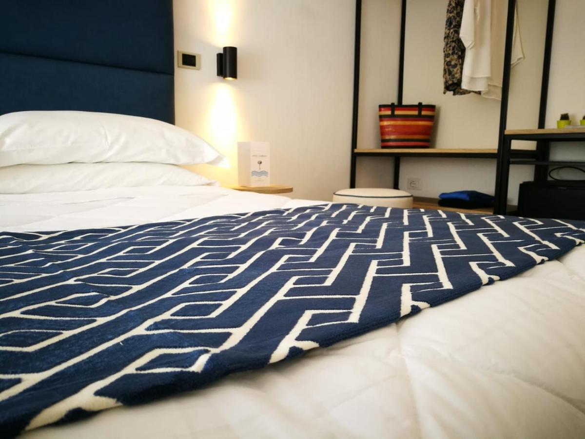 Hotel Rombino Фонтебланда Екстер'єр фото